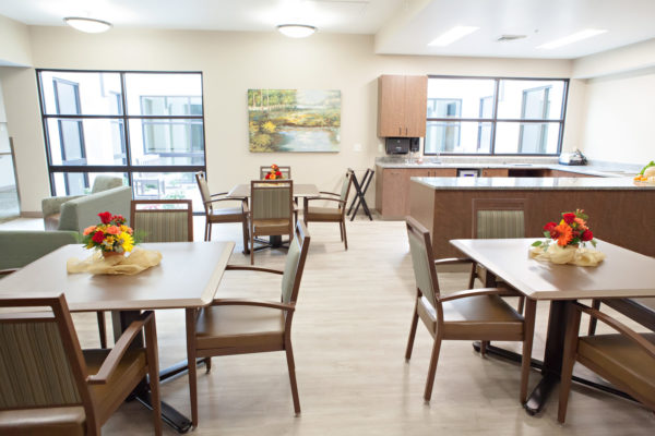 Resident dining area at Cascadia of Boise, Idaho a physical therapy rehabilitation skilled nursing facility